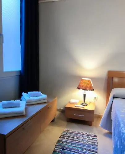 Apartamentos Serrallo, Parking Gratuito Y Cocina, Alhambra Y Playa